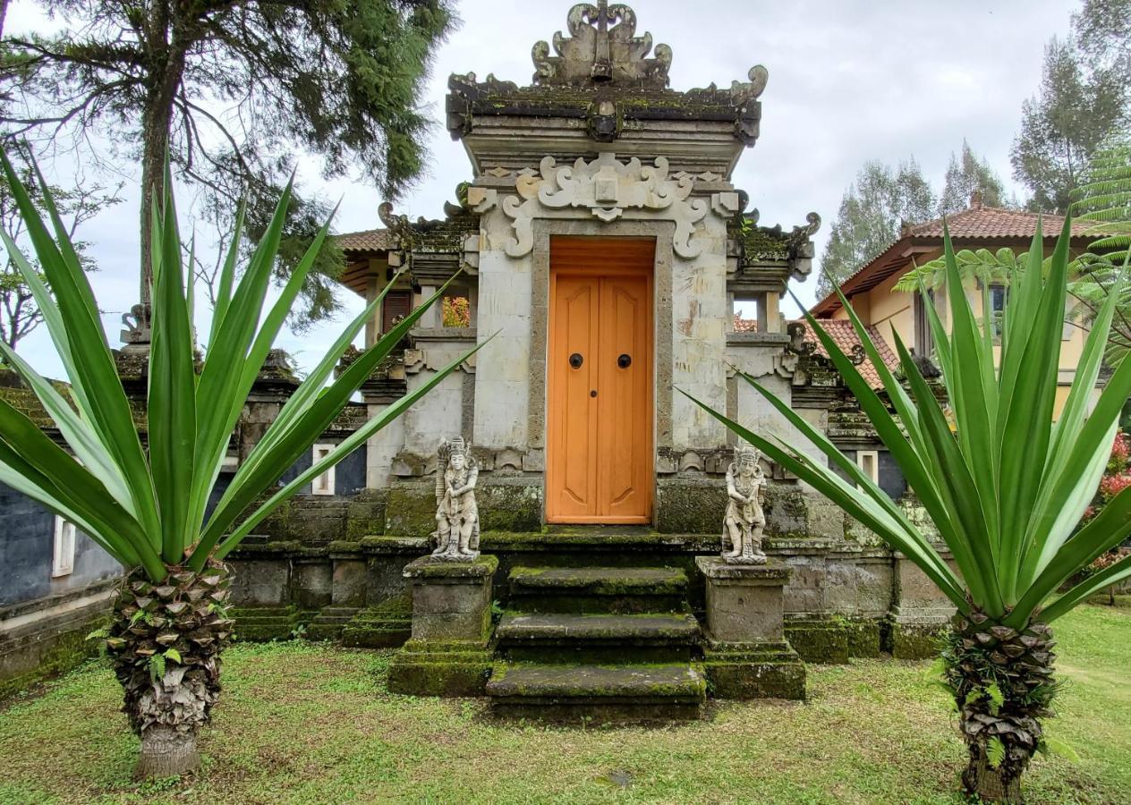 Balinese Villa In Berastagi Eksteriør bilde