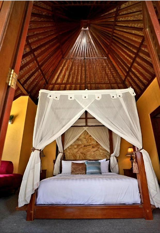 Balinese Villa In Berastagi Eksteriør bilde