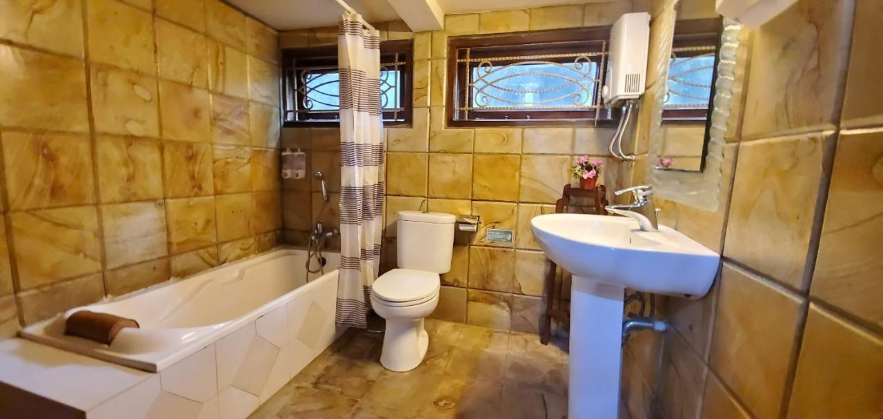 Balinese Villa In Berastagi Eksteriør bilde