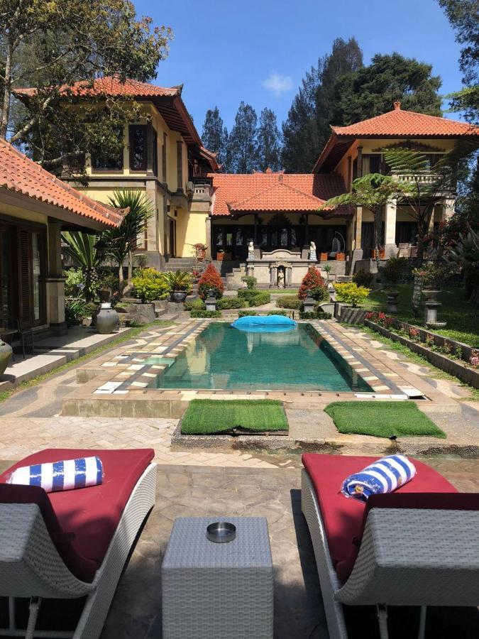 Balinese Villa In Berastagi Eksteriør bilde