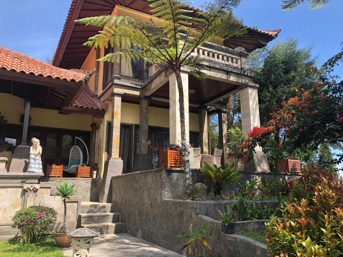 Balinese Villa In Berastagi Eksteriør bilde
