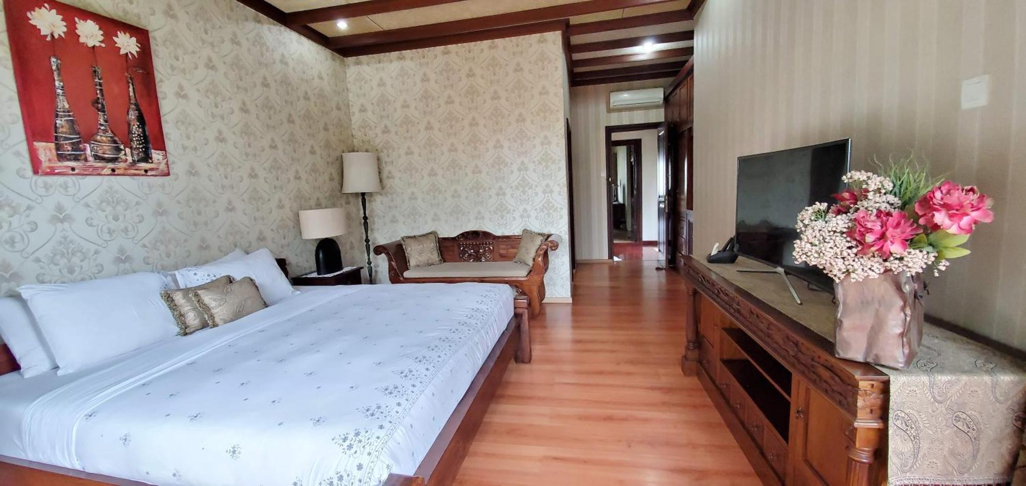 Balinese Villa In Berastagi Eksteriør bilde
