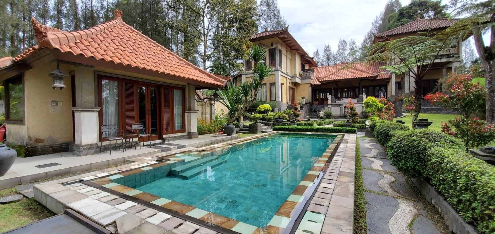 Balinese Villa In Berastagi Eksteriør bilde
