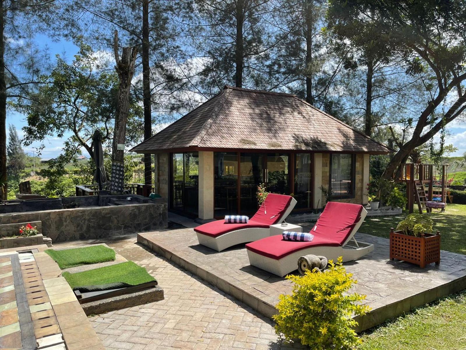 Balinese Villa In Berastagi Eksteriør bilde
